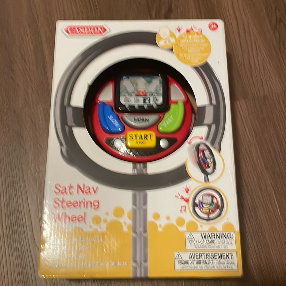 Casdon GPS Steering Wheels Interactive Driving  kitds toy Ages 3 & up. NWT